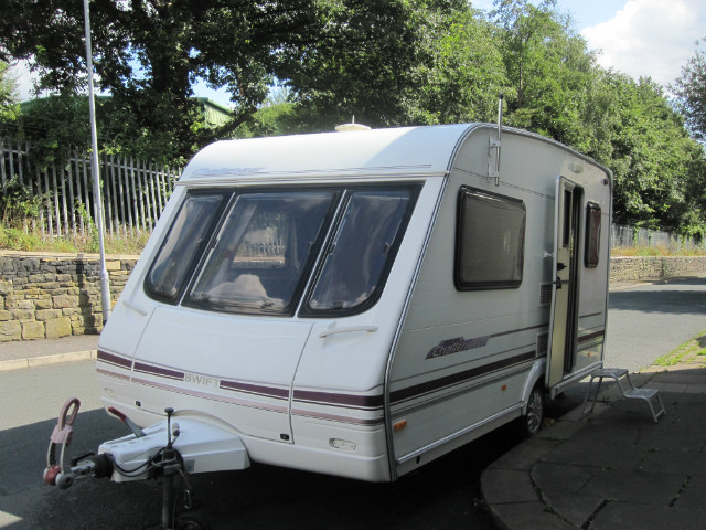 Swift Challenger 400se Caravan Photo