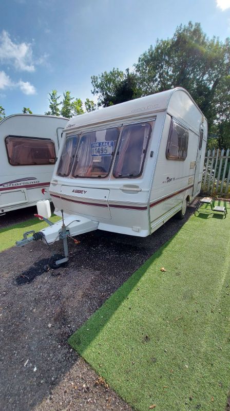 abbey piper 12-2 Caravan Photo