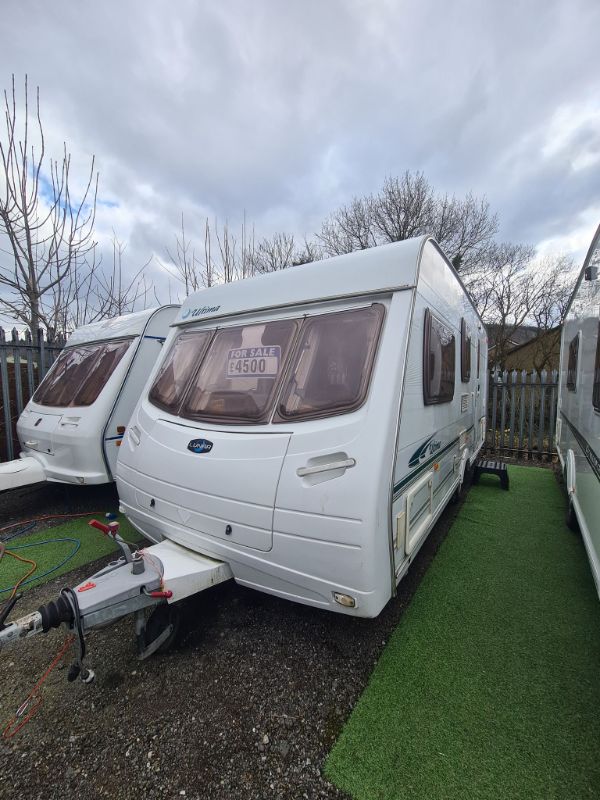 Lunar Ultima  524 Caravan Photo