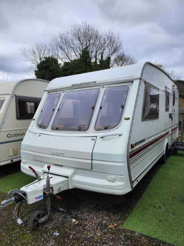 swift challenger 520SE Caravan Photo