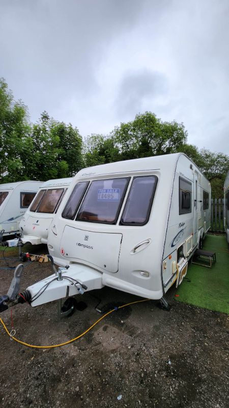 compass rallye 644 Caravan Photo