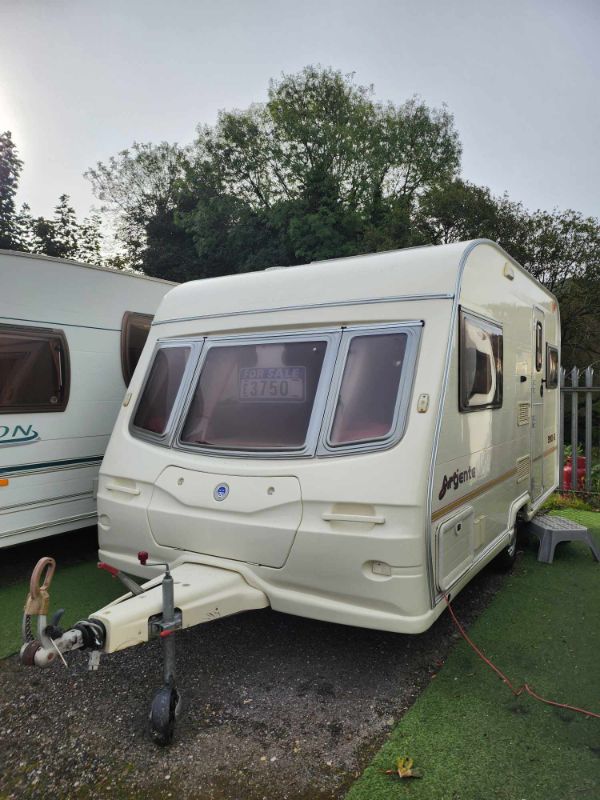 avondale argente 390-2 Caravan Photo