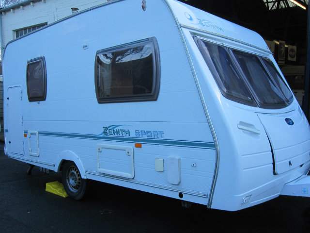 Lunar Zenith Sport Caravan Photo