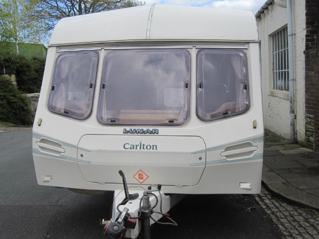 Lunar Premier Carlton 415 Caravan Photo