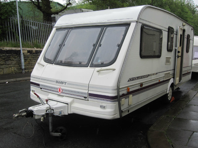 Swift Challenger SE490 Caravan Photo