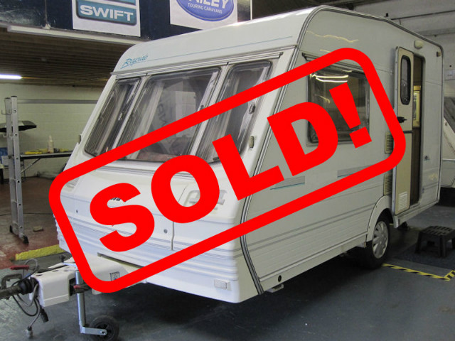 Swift Rapide 350 Caravan Photo