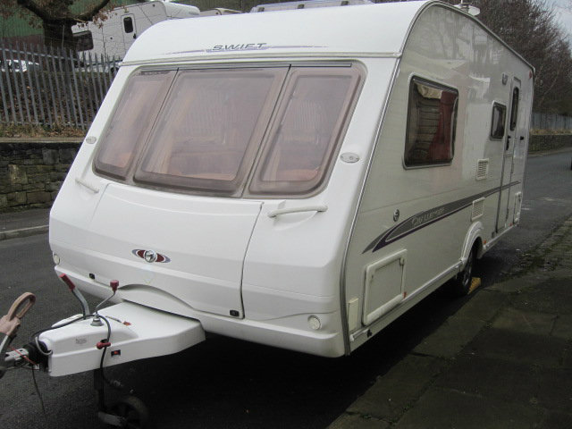 Swift Challenger 530 Caravan Photo