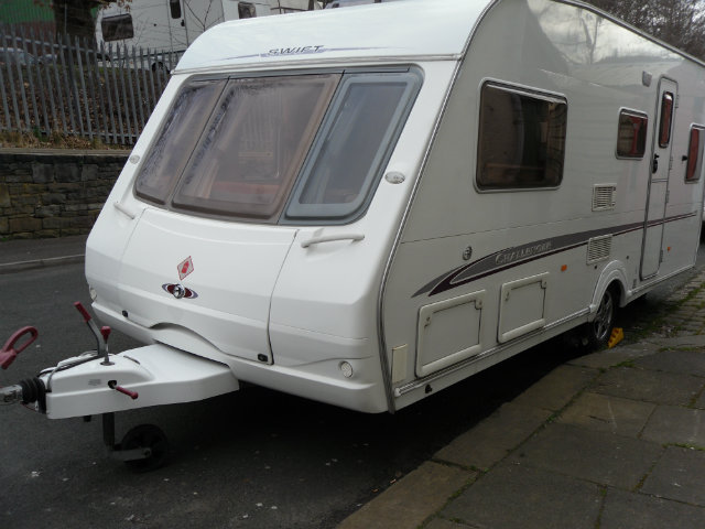 Swift Challenger 490 Caravan Photo