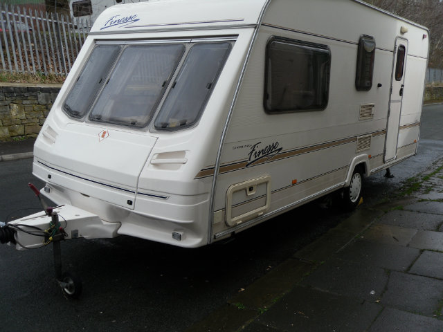 Sterling Finesse 520 Caravan Photo