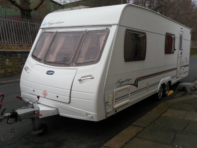 Lunar Frystar Caravan Photo