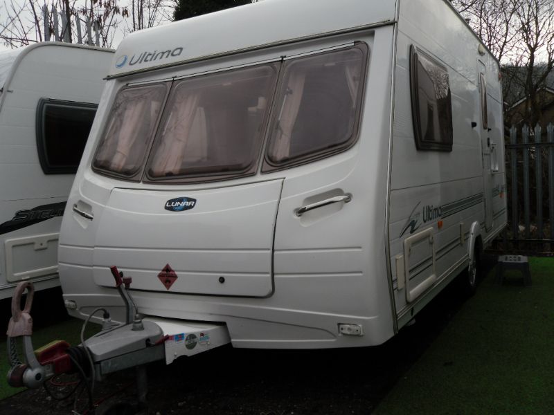 Lunar Ultima 462 Caravan Photo