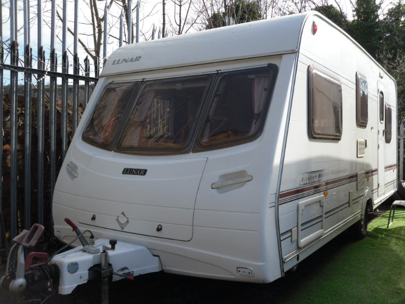 Lunar Ultima 525 Caravan Photo