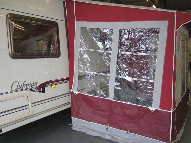 Lunar Clubman 470 Caravan Photo