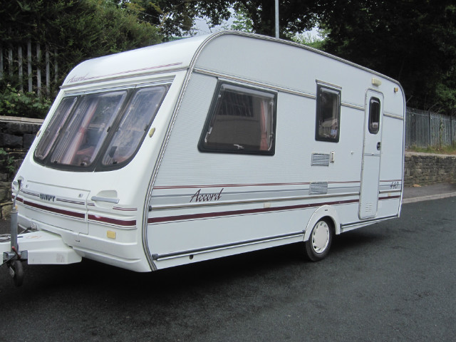 Swift Accord 440 Caravan Photo